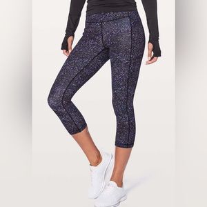 Lululemon Speed Up Crop (21”). Colour: ‘Crystalline Multi’.